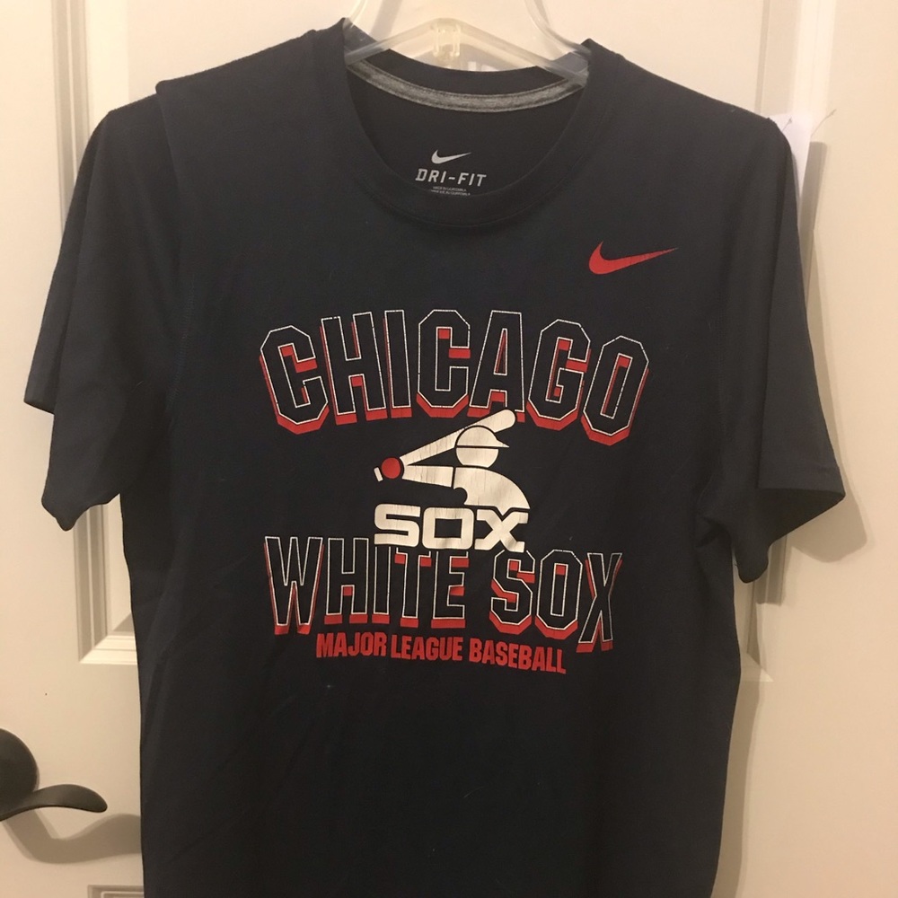 Nike brand Chicago Whitesox Navy t-shirt SMALL